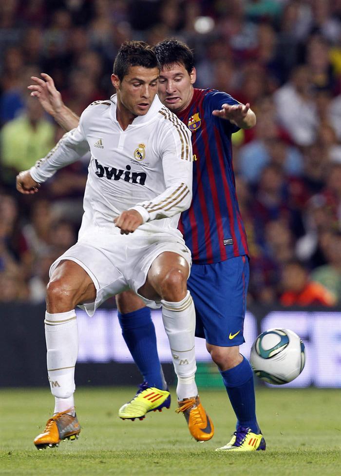 Cristiano Ronaldo y Messi miden fuerzas en la Supercopa de España. FOTO: EFE
