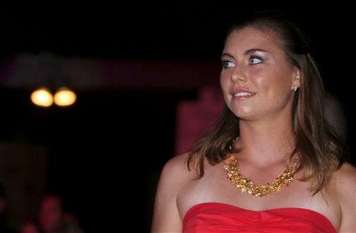 Bellezas del tenis presentan torneo WTA en Doha, Qatar.