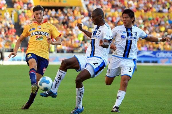 Lugo se enfrenta a Efraín Cortés. FOTO: MEXSPORT