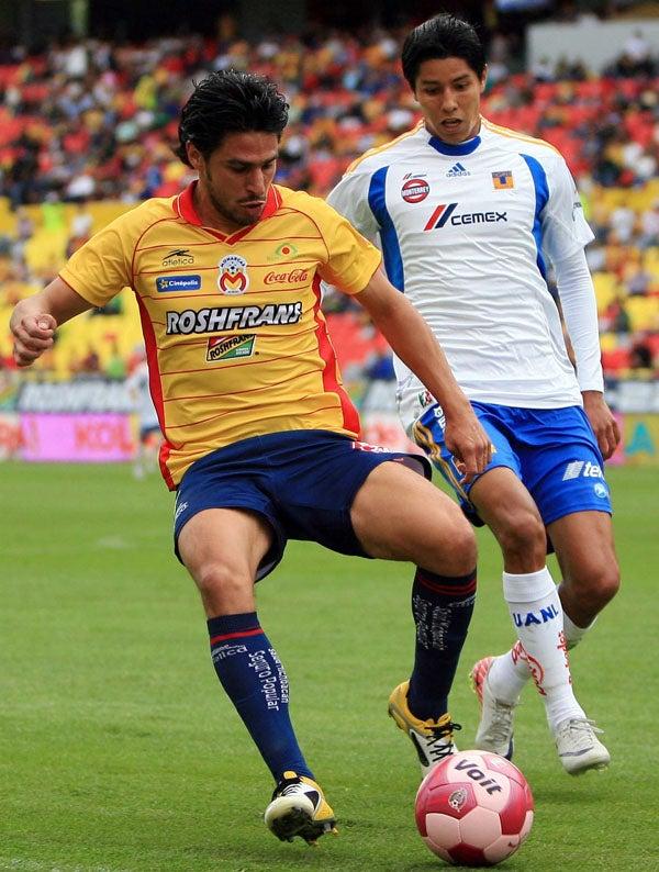 Monarcas salió con todo ante Tigres. FOTO: MEXSPORT