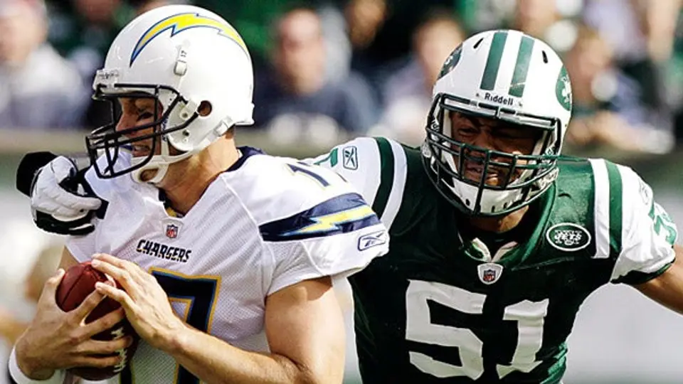 Los Jets despiden al ala defensiva Aaron Maybin
