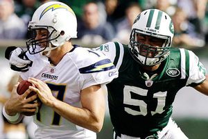 Los Jets despiden al ala defensiva Aaron Maybin