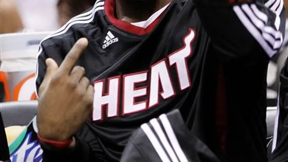 LeBron regresa a las prácticas del Miami Heat