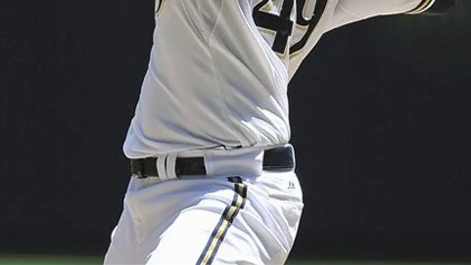 Gallardo poncha a 14 en triunfo de Milwaukee