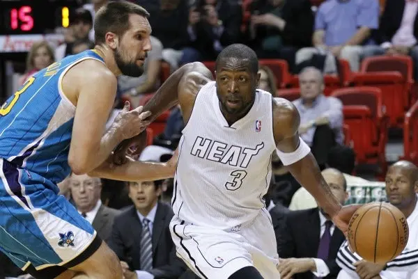 Heat corta mala racha al vencer a Hornets