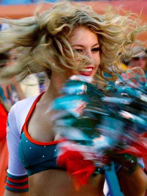 El colorido vestuario realza su belleza | AP