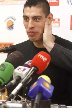 Ayón invertirá un millón de dólares para ir a NBA