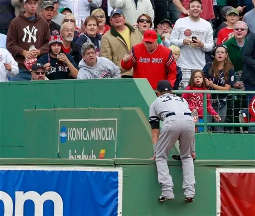 Disminuye asistencia de aficionados en estadios de la MLB en 2010