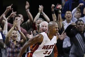 Allen define la victoria para el Heat