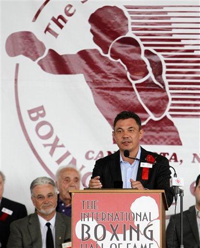 El australiano Kostya Tszyu recibió el honor. FOTO: AP