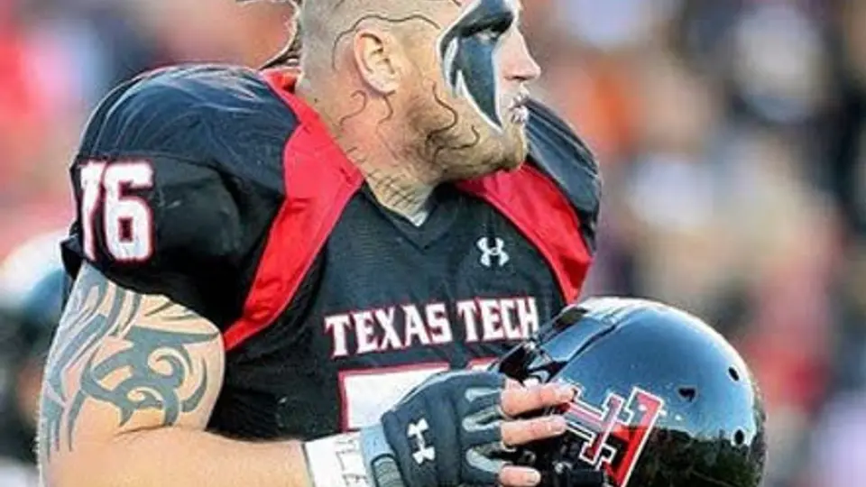 Ex jugadores de NFL prueban suerte en WWE