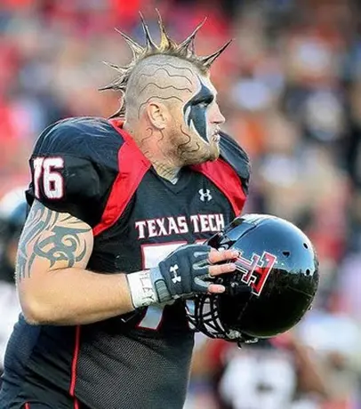 Ex jugadores de NFL prueban suerte en WWE