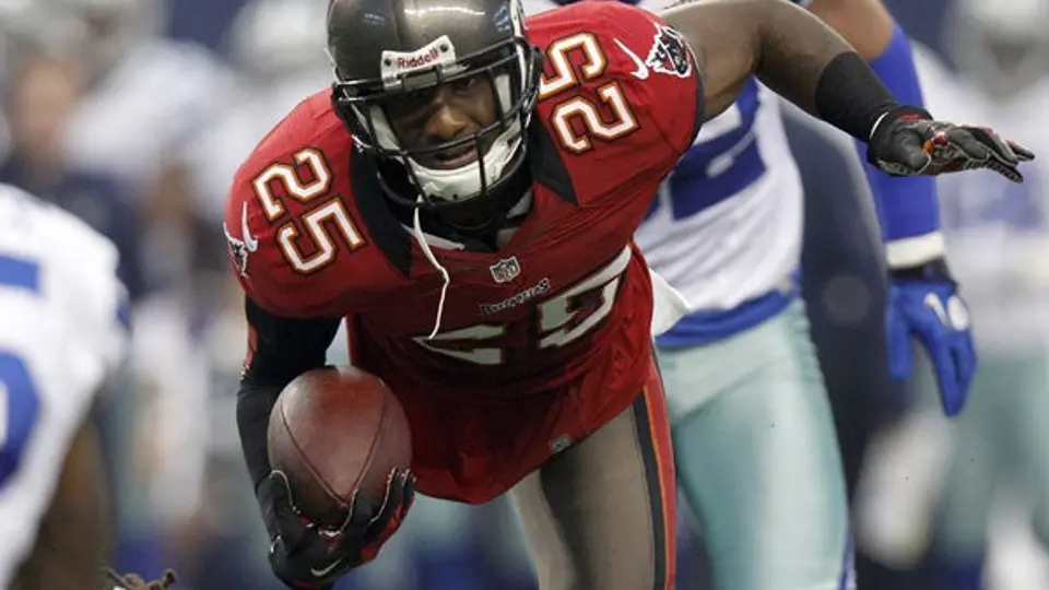 Aqib Talib, fuera 4 juegos por uso de sustancias prohibidas