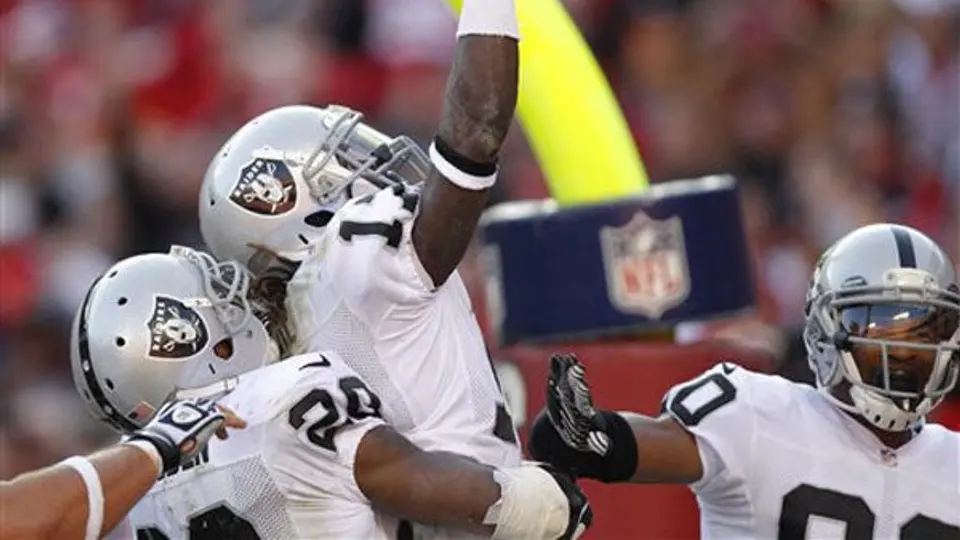 Raiders hunden más a Kansas City