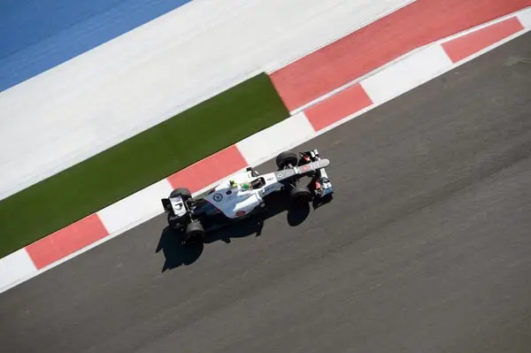 Checo asciende al octavo en la P3