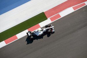 Checo asciende al octavo en la P3