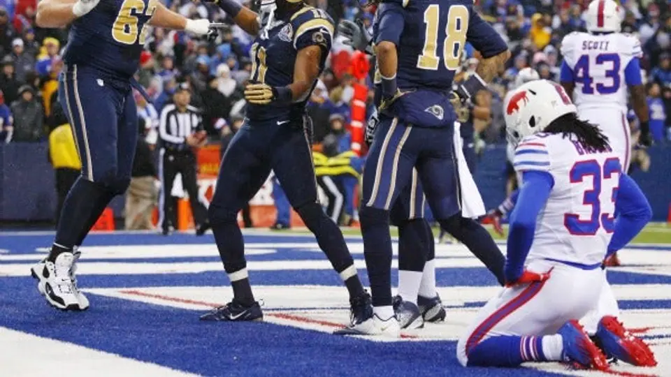 Bradford guía triunfo de Carneros sobre Bills