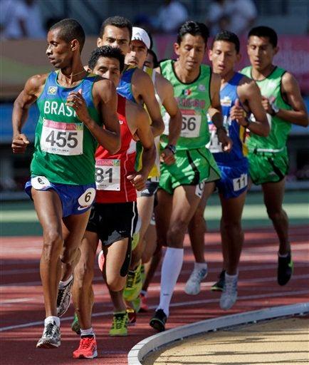 El mexicano durante la prueba de 10 mil metros planos. FOTO: MEXSPORT