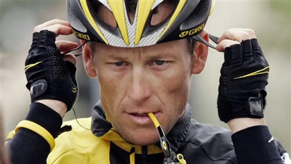 Suspenden de por vida a 3 colaboradores de Armstrong