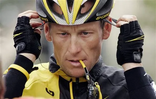 Suspenden de por vida a 3 colaboradores de Armstrong