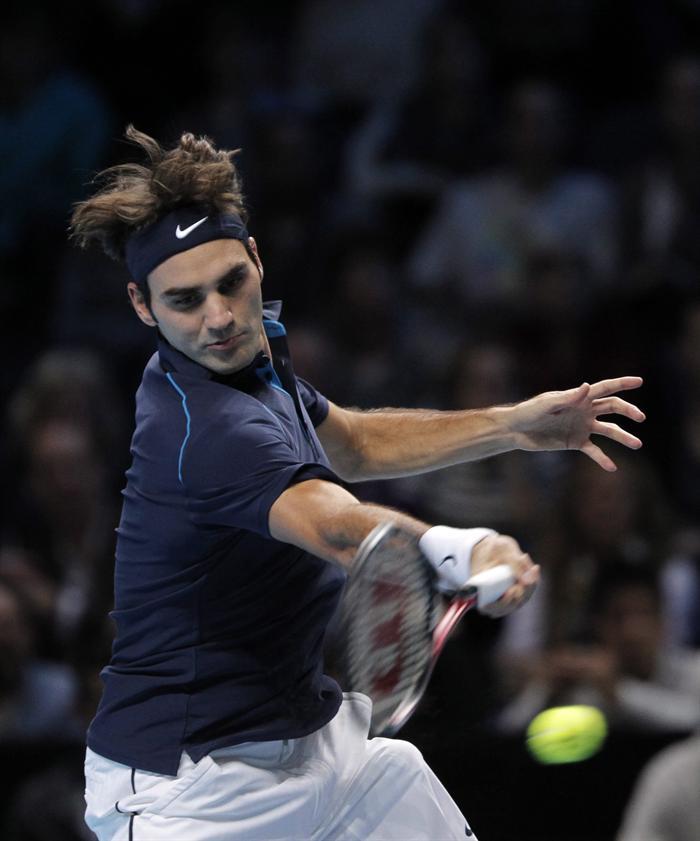 Federer se impone ante el francés en la Final de la Copa Masters. FOTO: EFE