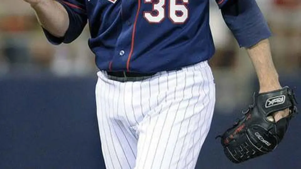 Joe Nathan firma con Rangers