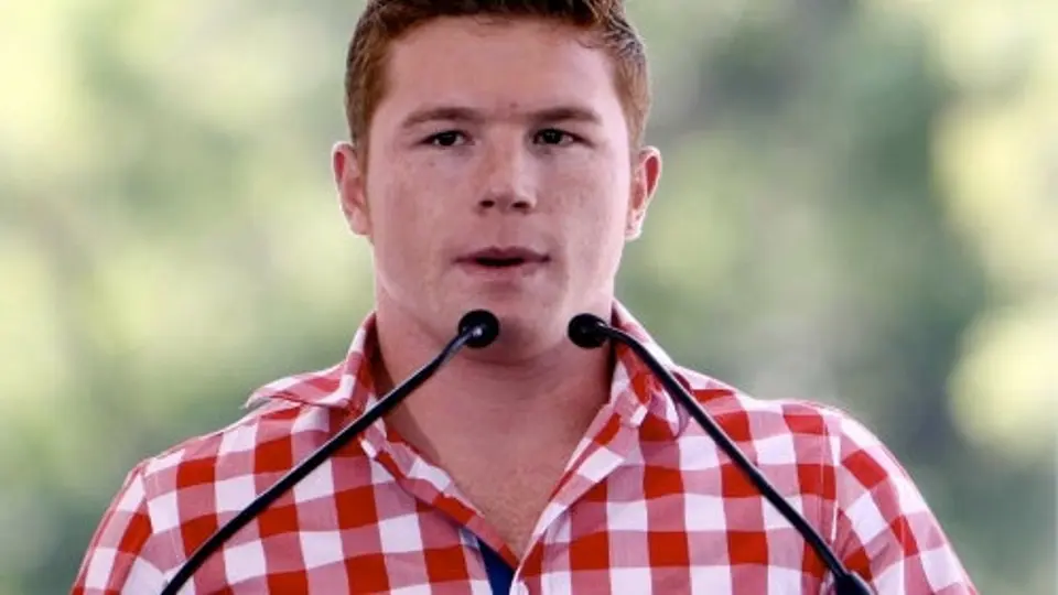 "Estoy listo para competir arriba y abajo del ring con Chávez Jr": Canelo