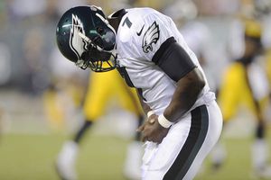 Michael Vick se lesiona la mano