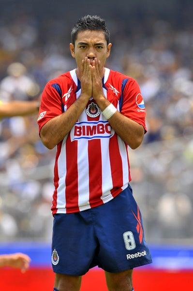 Marco Fabián se lamenta luego de fallar una oportunidad clara de gol (FOTO: DANIEL GÁMEZ)