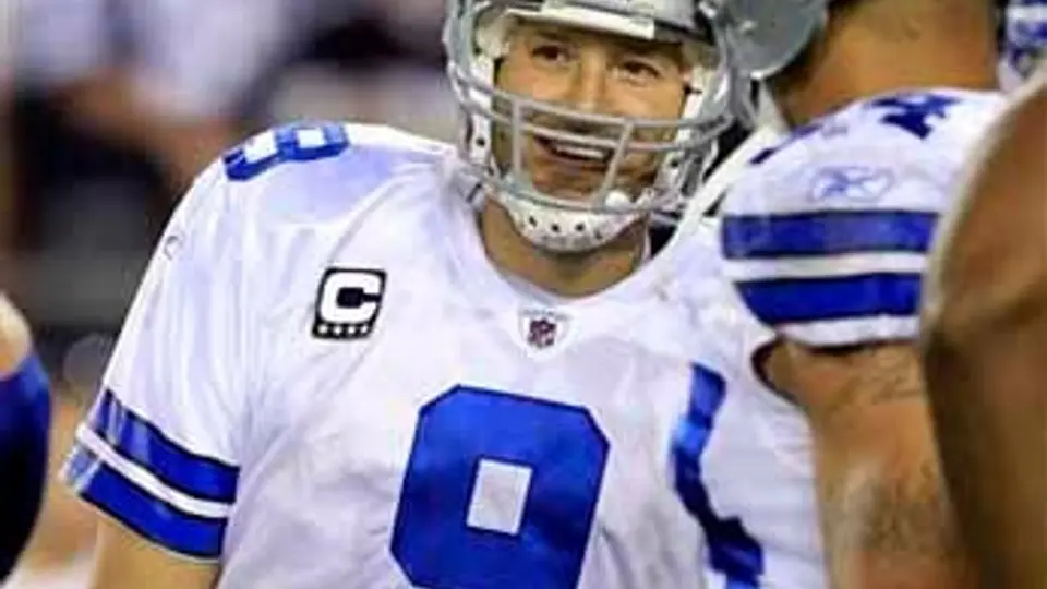 Romo lleva a los Vaqueros al triunfo 31-15 sobre Tampa Bay