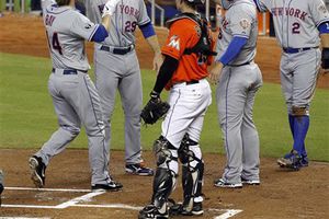 Mets culminan la barrida sobre Marlines