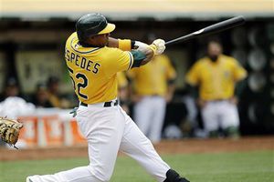 Atléticos derrotan a Dodgers con jonron en la 9na