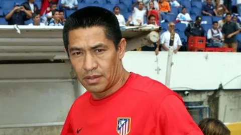 Ambriz elogia a Luis Perea, nuevo defensa de Cruz Azul