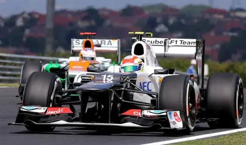 Checo' Pérez se ubica en décimo en la P1