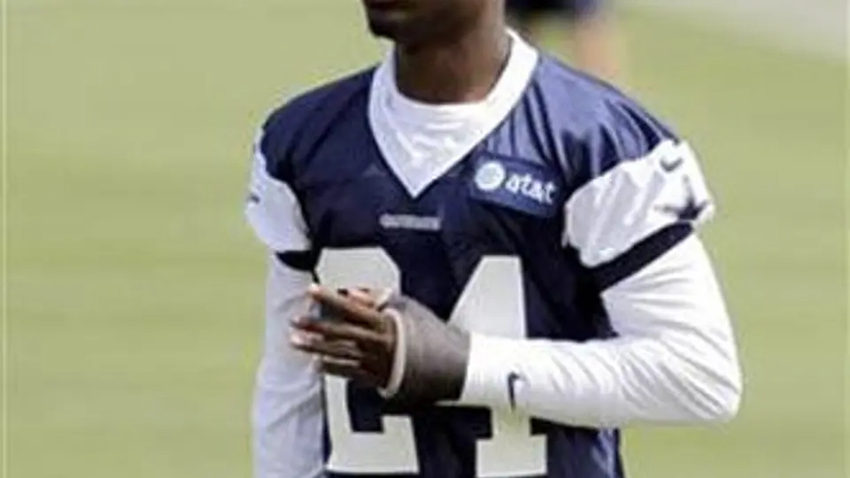 Claiborne firma con los Vaqueros