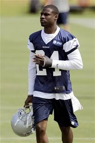 Claiborne firma con los Vaqueros