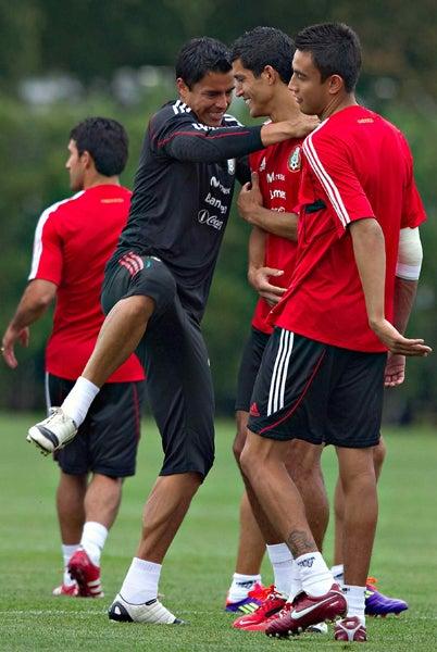 Talavera se mostró con buen ánimo con el Maza. FOTO: MEXSPORT