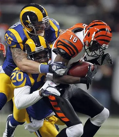 Cincinnati vence 20-13 a San Luis y sueña con playoffs