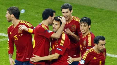 Con doblete de Torres, España elimina a Irlanda