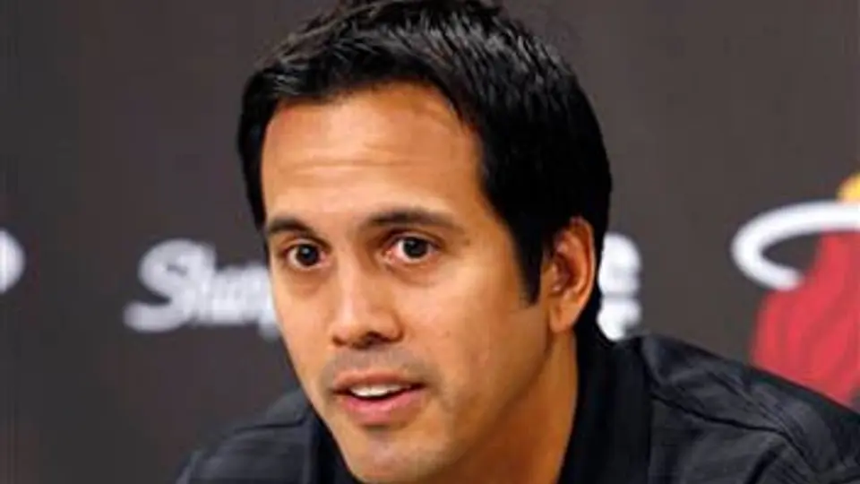 Spoelstra renovó contrato con el Heat