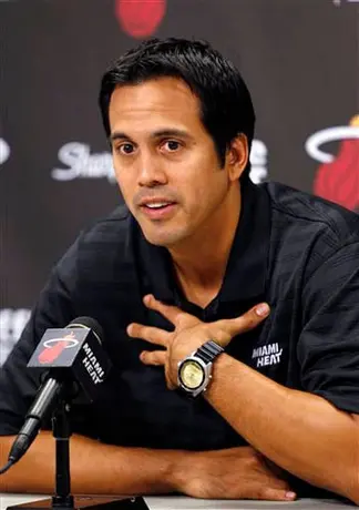Spoelstra renovó contrato con el Heat
