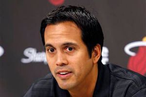 Spoelstra renovó contrato con el Heat