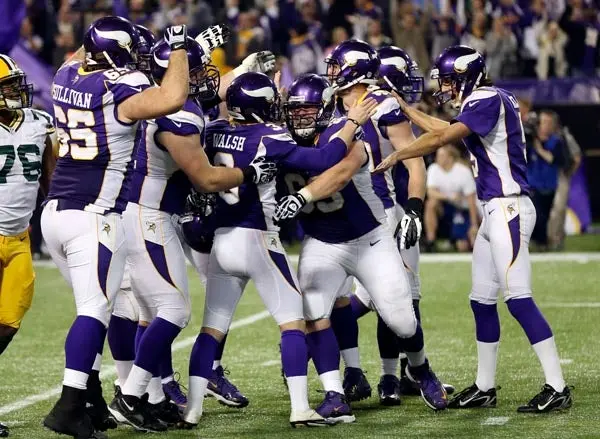 Adrian Peterson se quedó a nueve yardas del récord