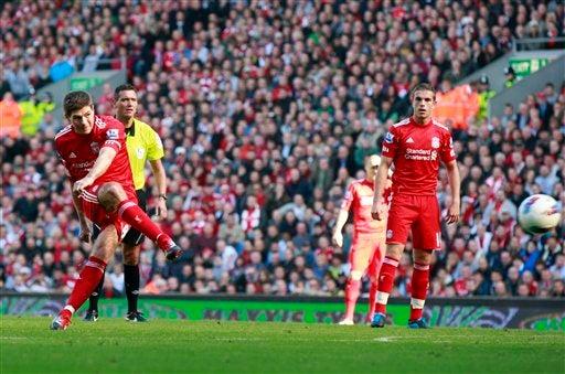 Steven Gerrard abrió el marcador con un tiro libre. FOTO: AP