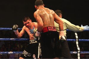 Kirkland noquea al Perro Angulo en seis rounds