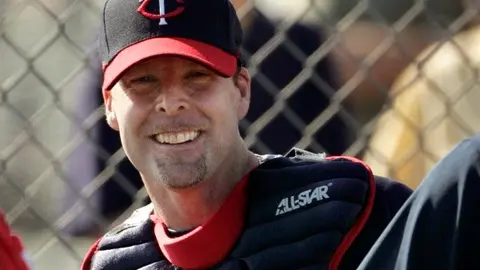 ?Redmond reemplaza a Guillén en los Marlins