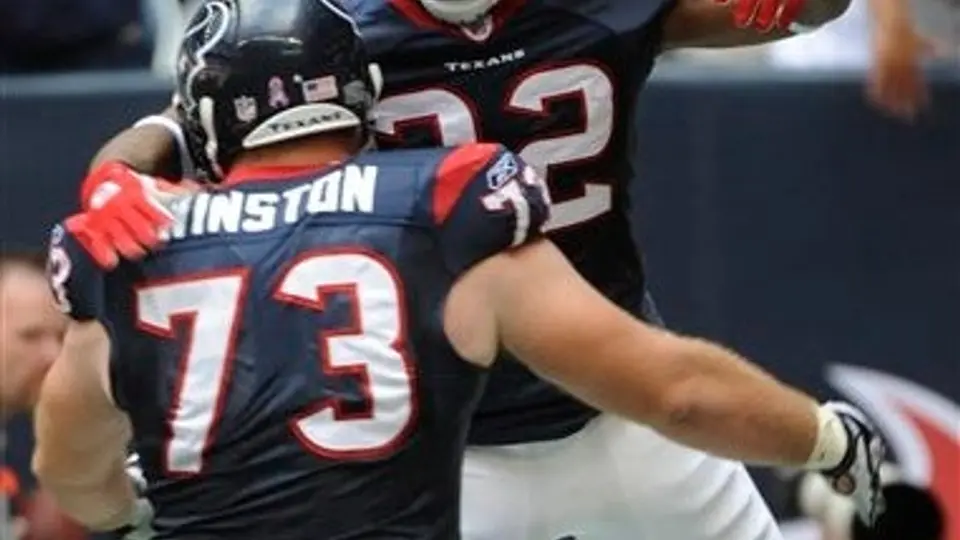Texanos remonta para vencer 35-30 a Kansas City
