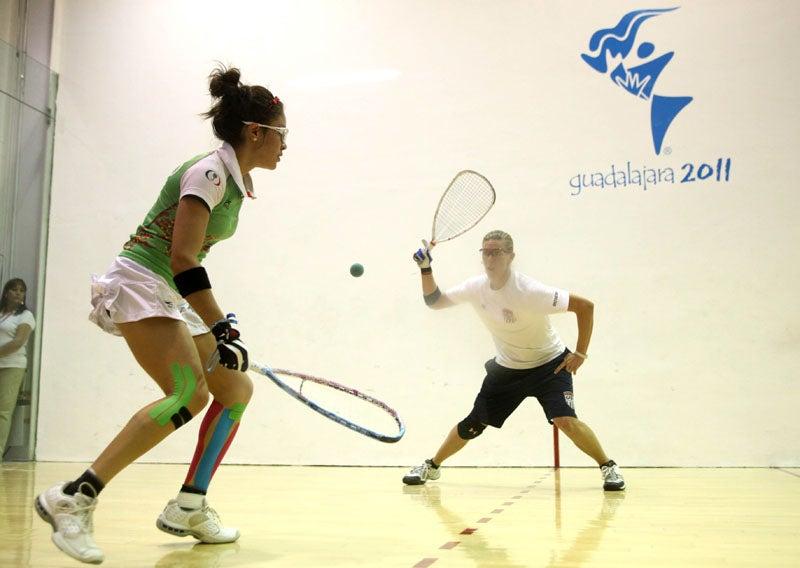 Sin importar un esguince de segundo grado, la mexicana peleó por el oro ante Rhonda Rajsich. FOTO: MEXSPORT