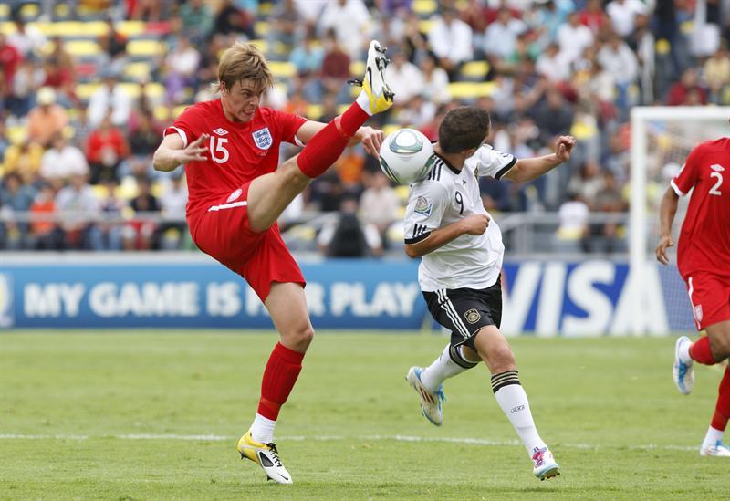 El Estadio Morelos vivió intenso los últimos minutos del encuentro, donde Inglaterra presionó. FOTO: EFE