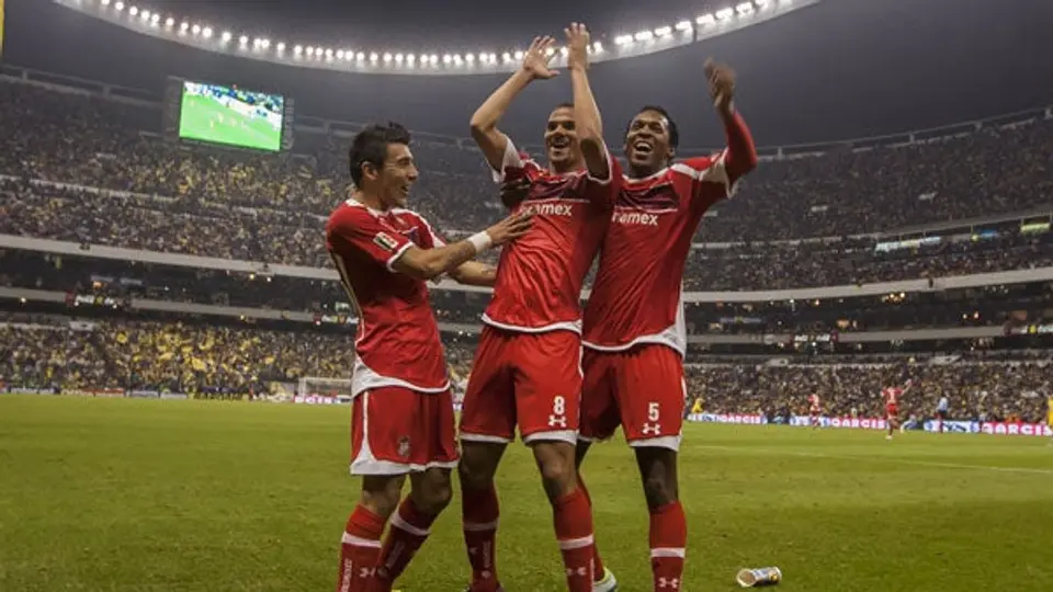 Toluca vence al América y pone un pie en la Final